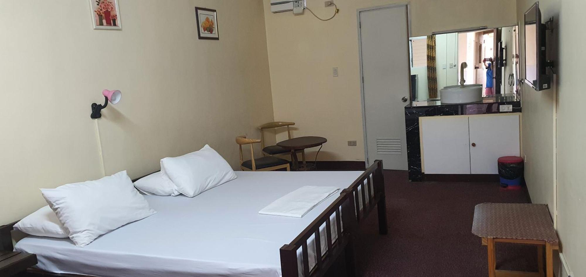 Cool Martin Family And Resort Bacoor